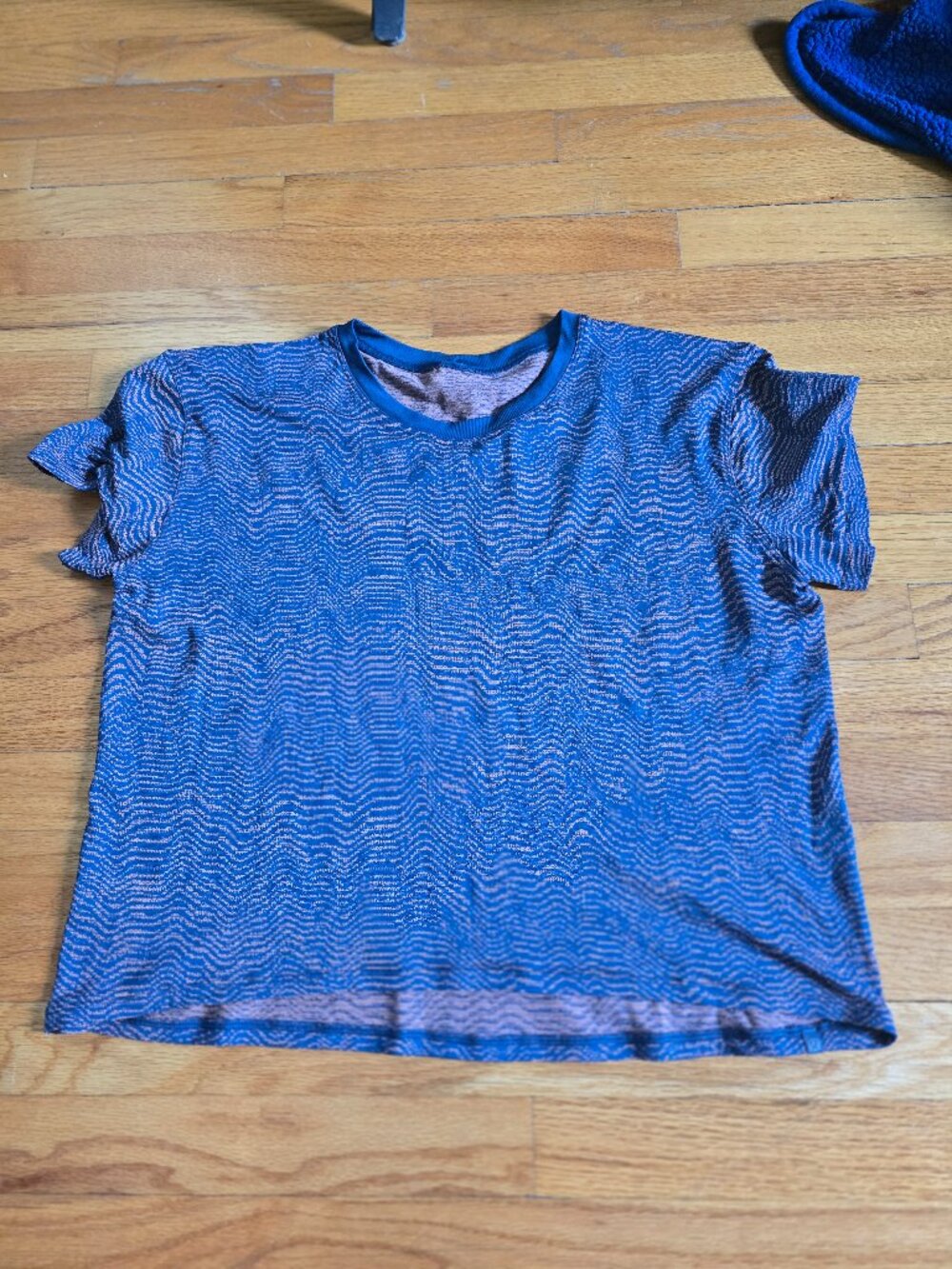 lululemon athletica Blue/Pink Geometric Crew Neck Tee Breathable M